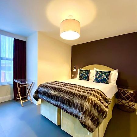 Stunning Apartment - 1 Minute Walk To Poole Quay - Great Location - Free Parking - Fast Wifi - Smart Tv - Newly Decorated - Sleeps Up To 2! Close To Poole & Bournemouth & Sandbanks Exterior foto